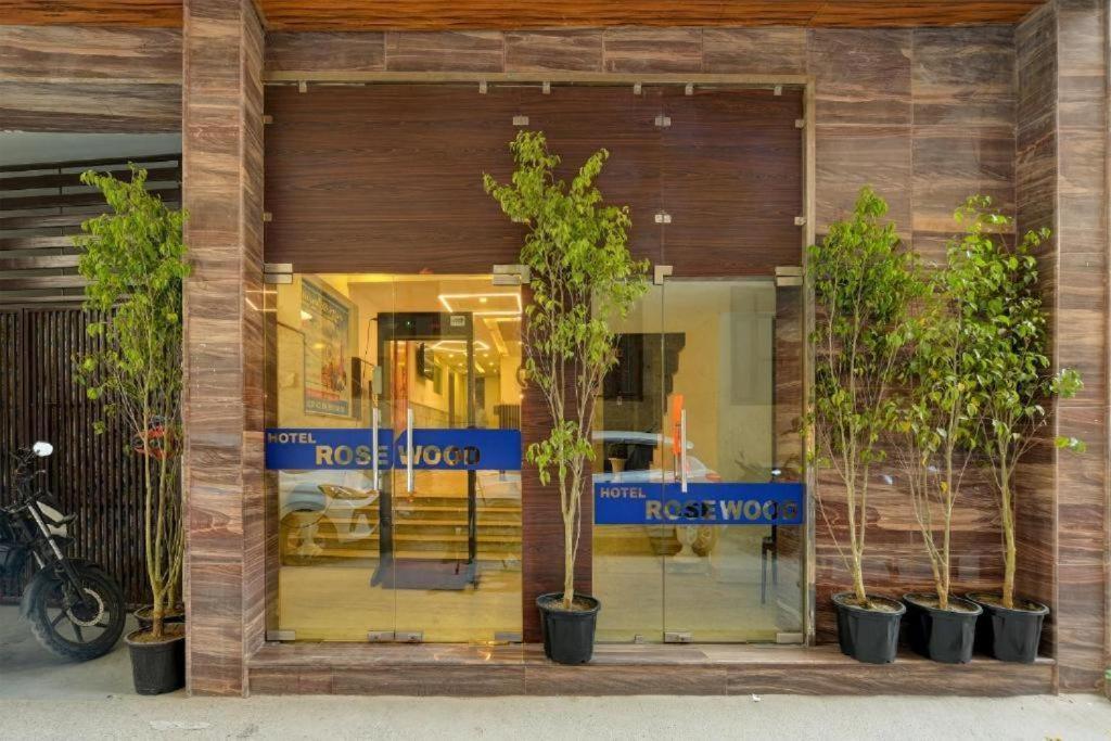 Hotel Rosewood Near Delhi Airport Új-Delhi Kültér fotó